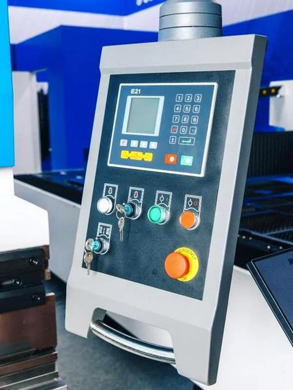 Гидравлический листогибочный пресс MetalTec HBM 125/3200М (Е22, ручная компенсация прогиба, инвертор заднего упора): иллюстрация 2