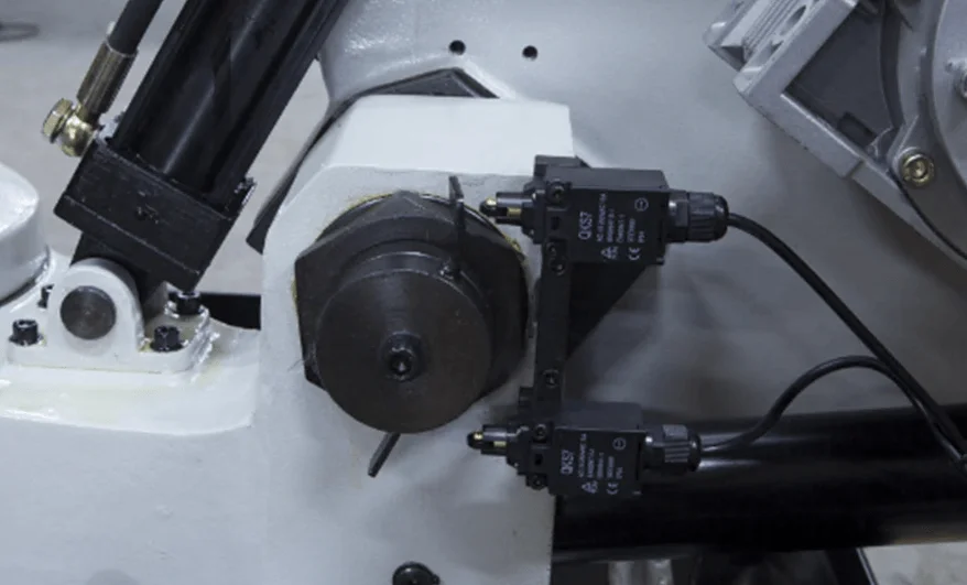 Полуавтоматический ленточнопильный станок Stalex BS-460G-JC: иллюстрация 9
