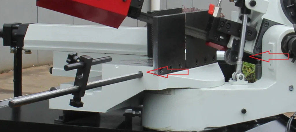 Полуавтоматический ленточнопильный станок Stalex BS-315GFH-JC: иллюстрация 1
