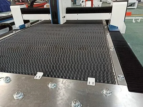 MetalTec 1530B G5 (3000W) оптоволоконный лазерный станок для резки металла: фото 2