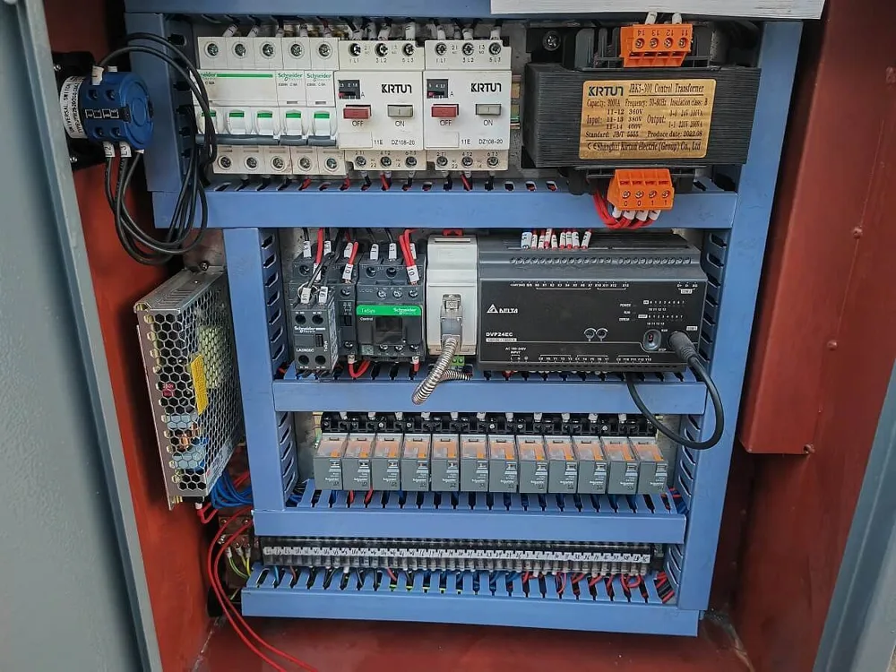 MetalTec BS 300 CA автоматический колонный ленточнопильный станок: фото 5