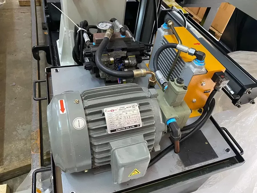 Полуавтоматический ленточнопильный станок Stalex SBS-650, арт. CN1148: фото 4