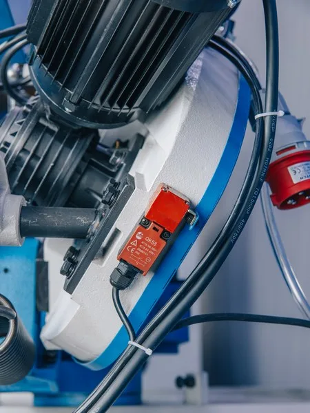 Ручной ленточнопильный станок для резки металла MetalTec BS 250 FHE: фото 6